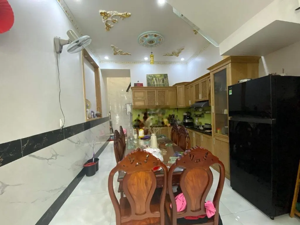BÁN NHÀ MẶT TIỀN ĐƯỜNG LÊ THỊ HOA, GẦN KCN SÓNG THẦN,105M, NHỈNH 8 TỶ.