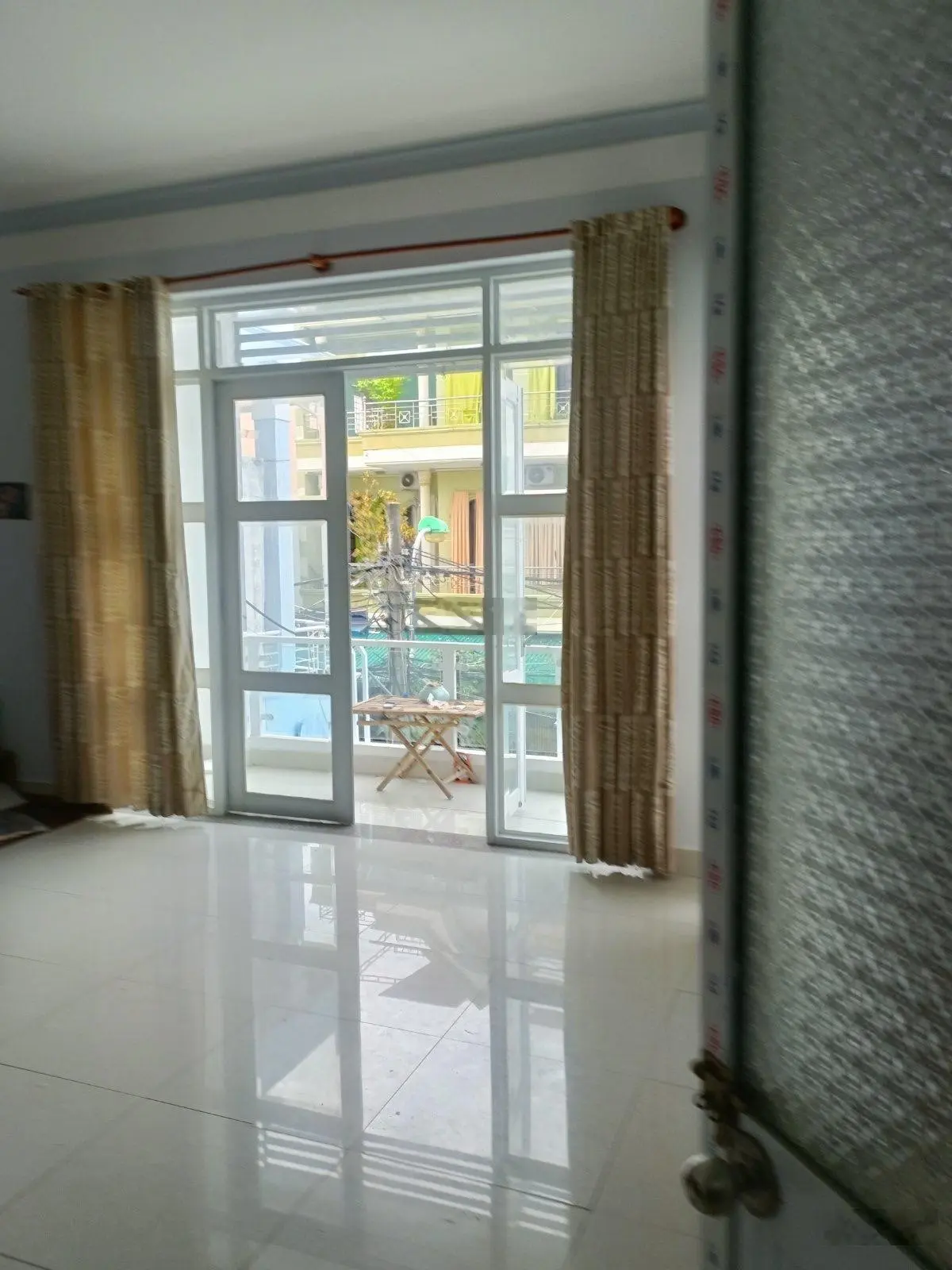 Bán nhà 1 trệt 2 lầu - 9 phòng ngủ - gần biển nha trang