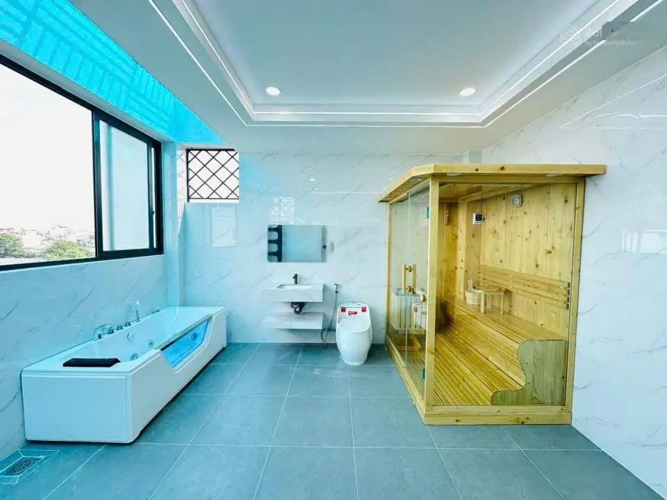 Bán nhà đẹp khu phân lô 4,5m x 14m. xây 1 lửng 3 lầu,đường nhựa 12m có vỉa hè thông lê thị riêng.