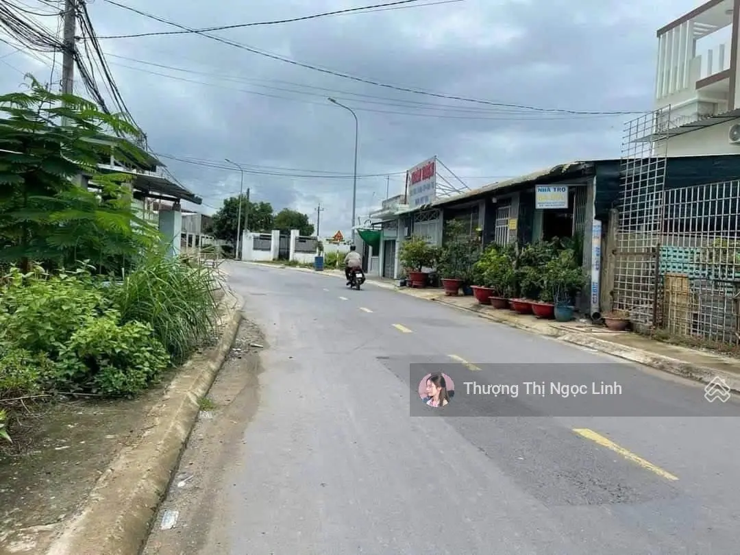 Bán gấp đất MT Nguyễn Văn Tư, gần trường tiểu học phường 7, Bến Tre. 120m2/500tr. SHR, full thổ cư