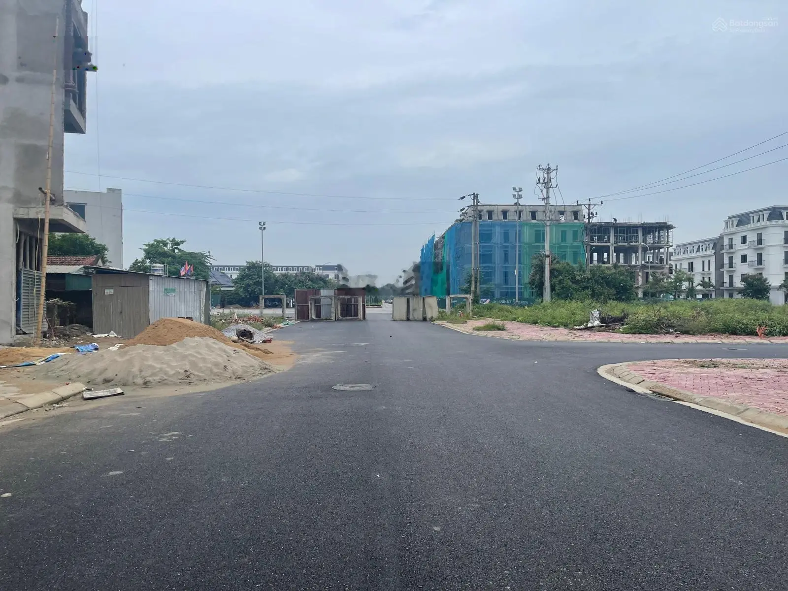 Lô đất đẹp trên trục đường rộng 12m thông sang siêu thị Aeon Mall. giá đầu tư tốt