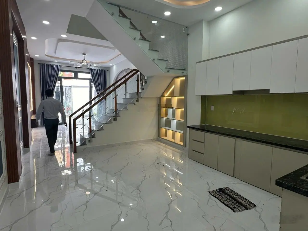 Bán nhà hẻm xe hơi khu công nghiệp Cầu Tràm, sổ hồng chính chủ. LH: 0776 790 ***