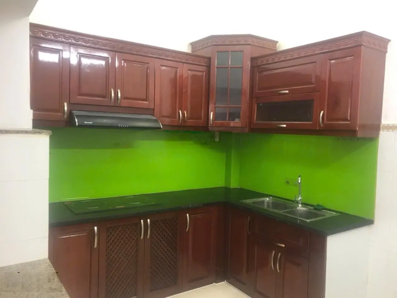 Nhà 2 lầu hẻm thông 3.5m kế bên đường Nguyễn Sỹ Sách, gần chợ Tân Trụ; Tặng hết nội thất, sổ sẵn