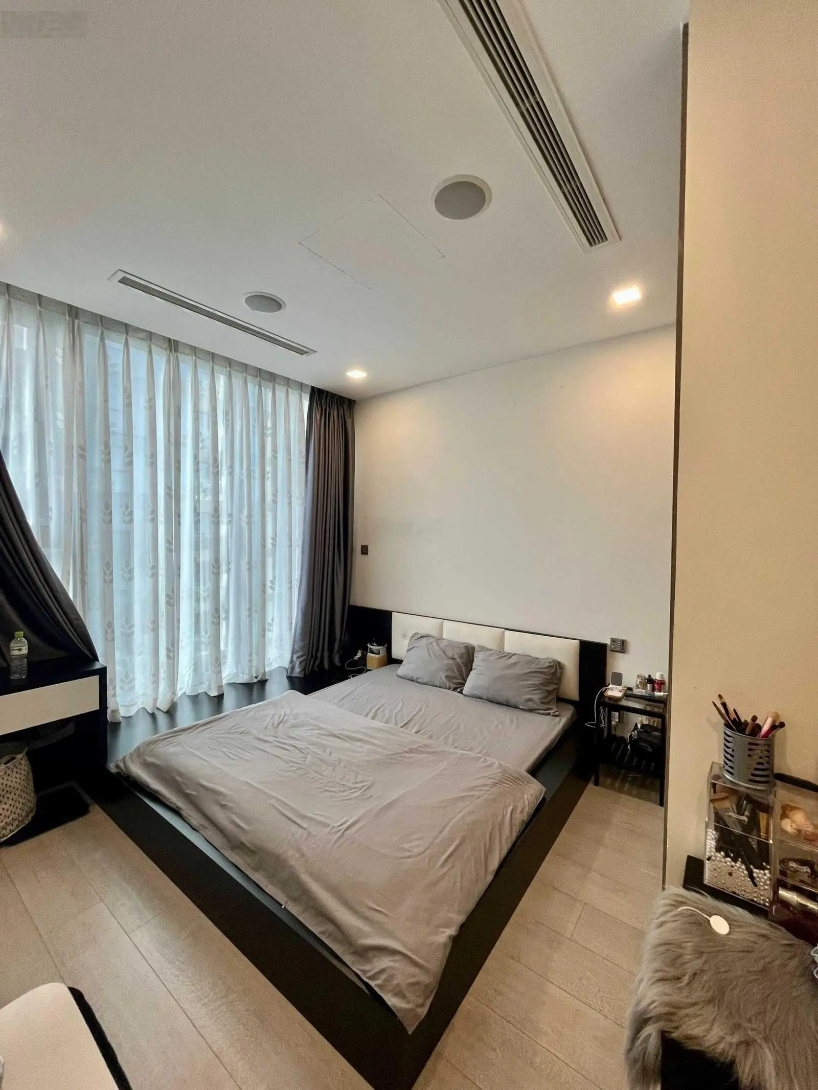Bán Gấp Căn Hộ chung cư celadon Quận tân phú DT 88m2 2pn 2wc Giá 5,7ty LH 0907 909 *** Hùng