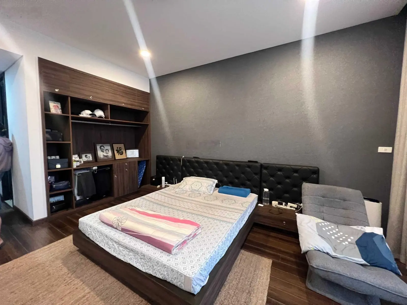(Giá thật) Chính chủ bán căn 135m2, 3 phòng ngủ + tầng trung 9,5 tỷ, chung cư Bohemia