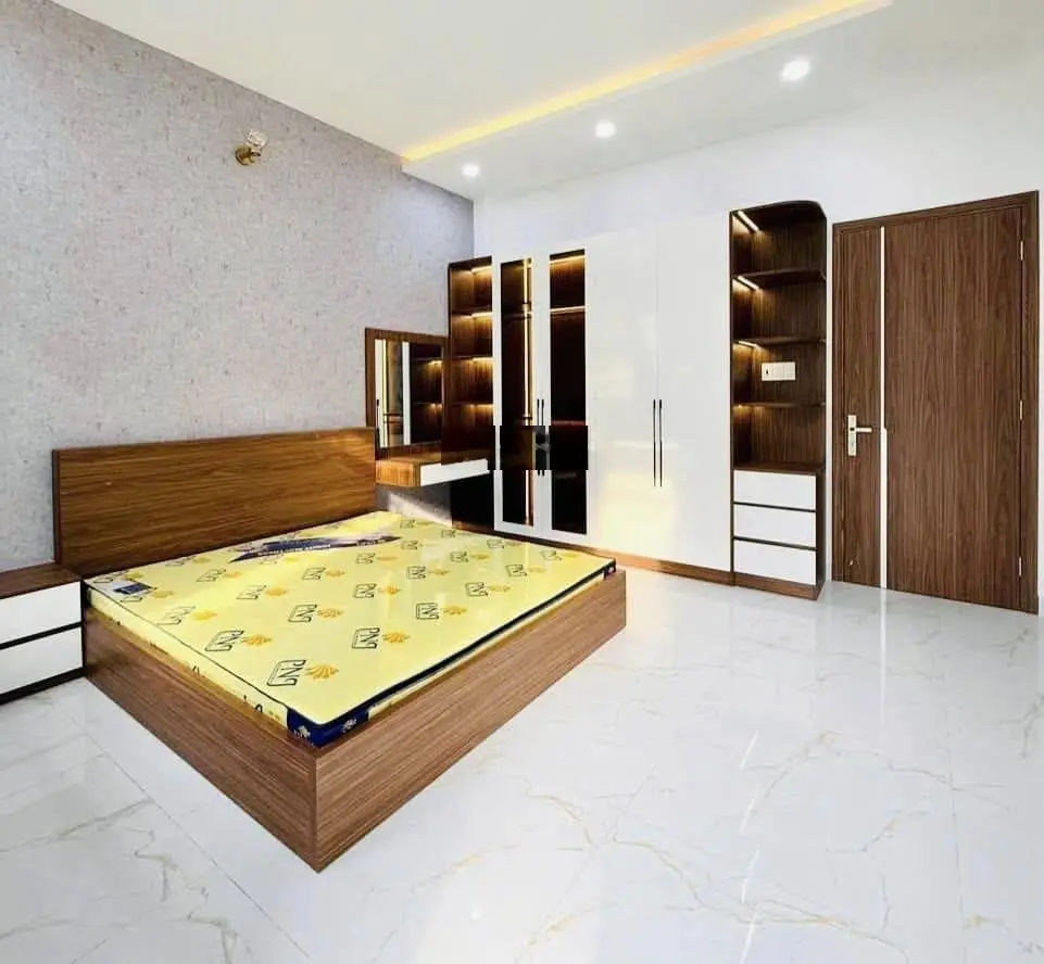 Hót, Bán nhà MT 7A Thành Thái, P14 Quận 10, Dt 65m2, 1 trệt 1 lầu, Sổ hồng riêng, Giá 3 tỷ 550