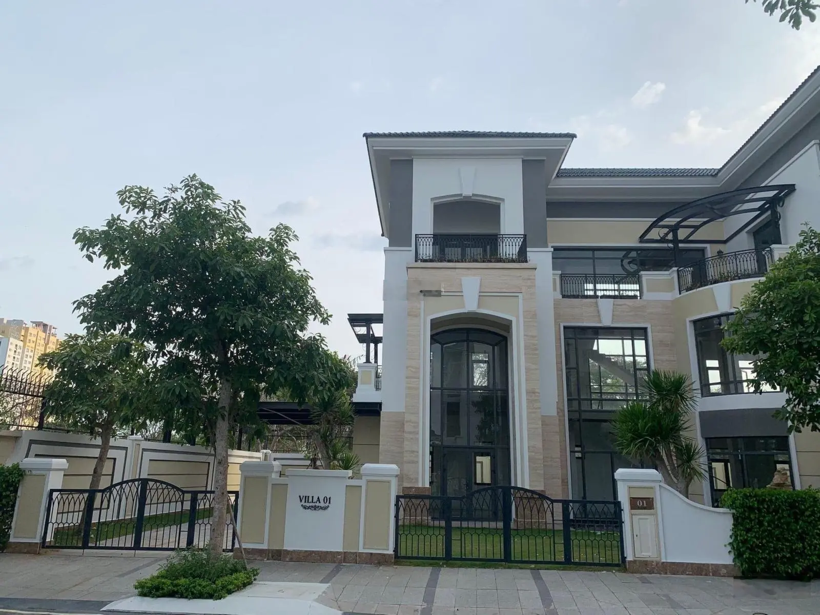 Độc quyền - Bán căn biệt thự vip dự án Verosa Park Khang Điền. Diện tích 528m2. Sổ hồng riêng