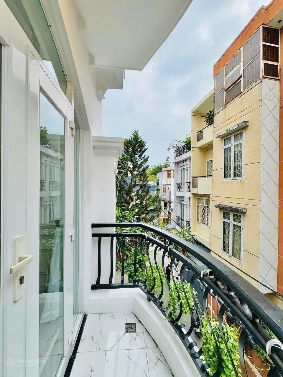 Bán nhà 5 lầu Phan Xích Long Phú Nhuận SHR công chứng mua bán nhanh trong ngày giao nhà liền