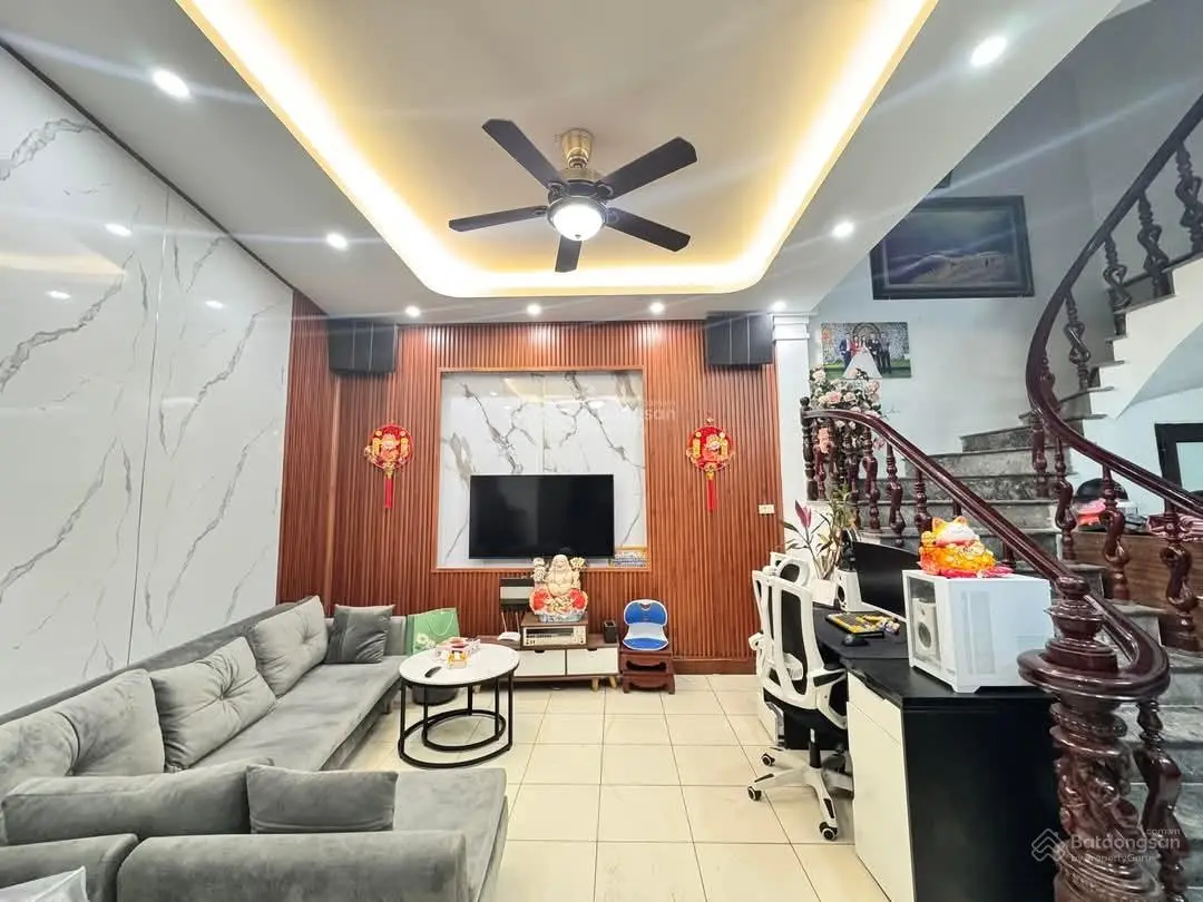Bán nhà phố Lụa Vạn Phúc Hà Đông đầy đủ tiện nghi, ô tô đỗ cửa, DT 34m2 x 5 tầng, giá 5,5 tỷ