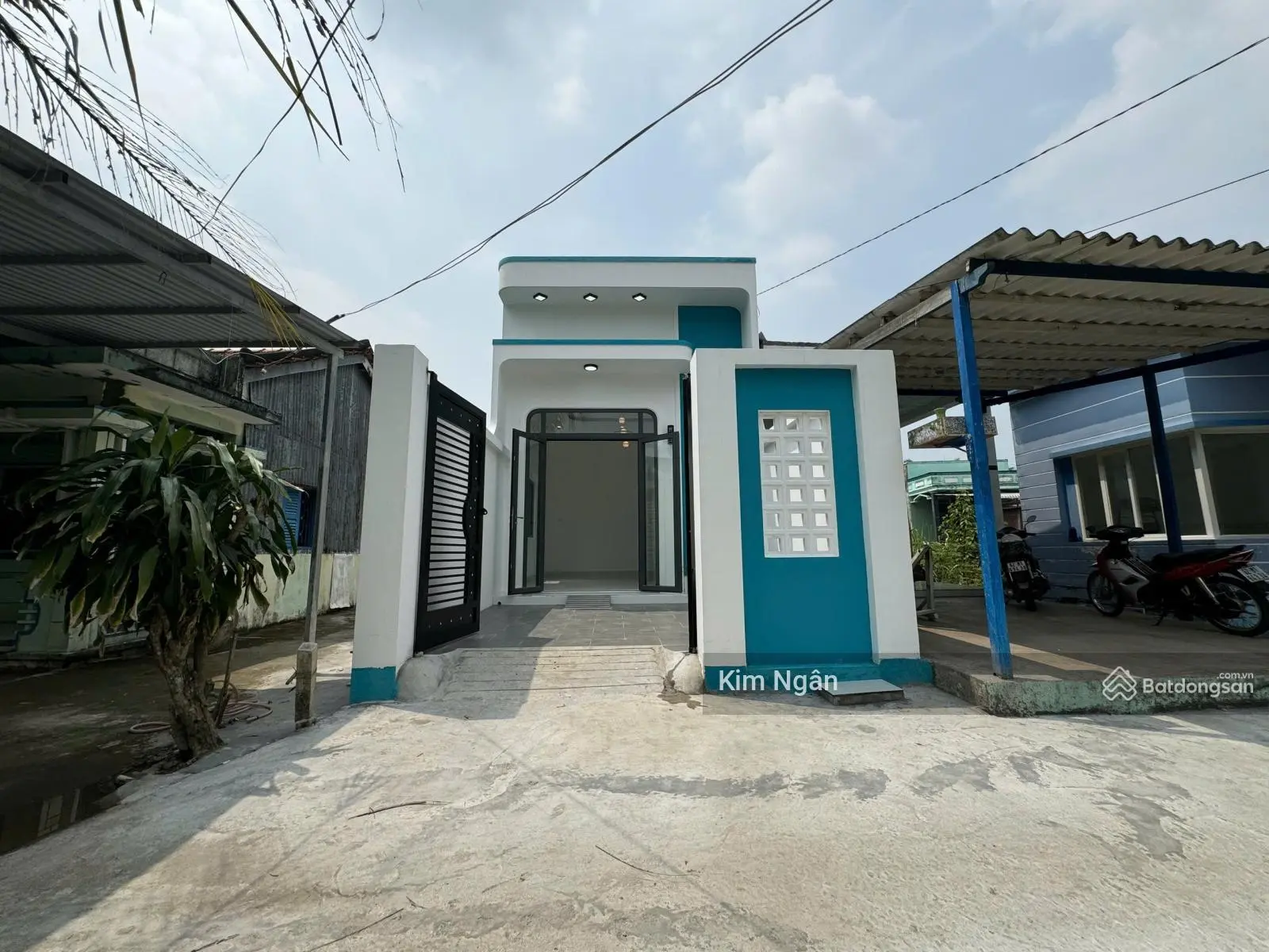 Bán nhà 98m2 thị trấn cần giuộc, cách ql50 chỉ 50m, nhà mới xây 2pn, 2wc, sân rộng để ô tô.