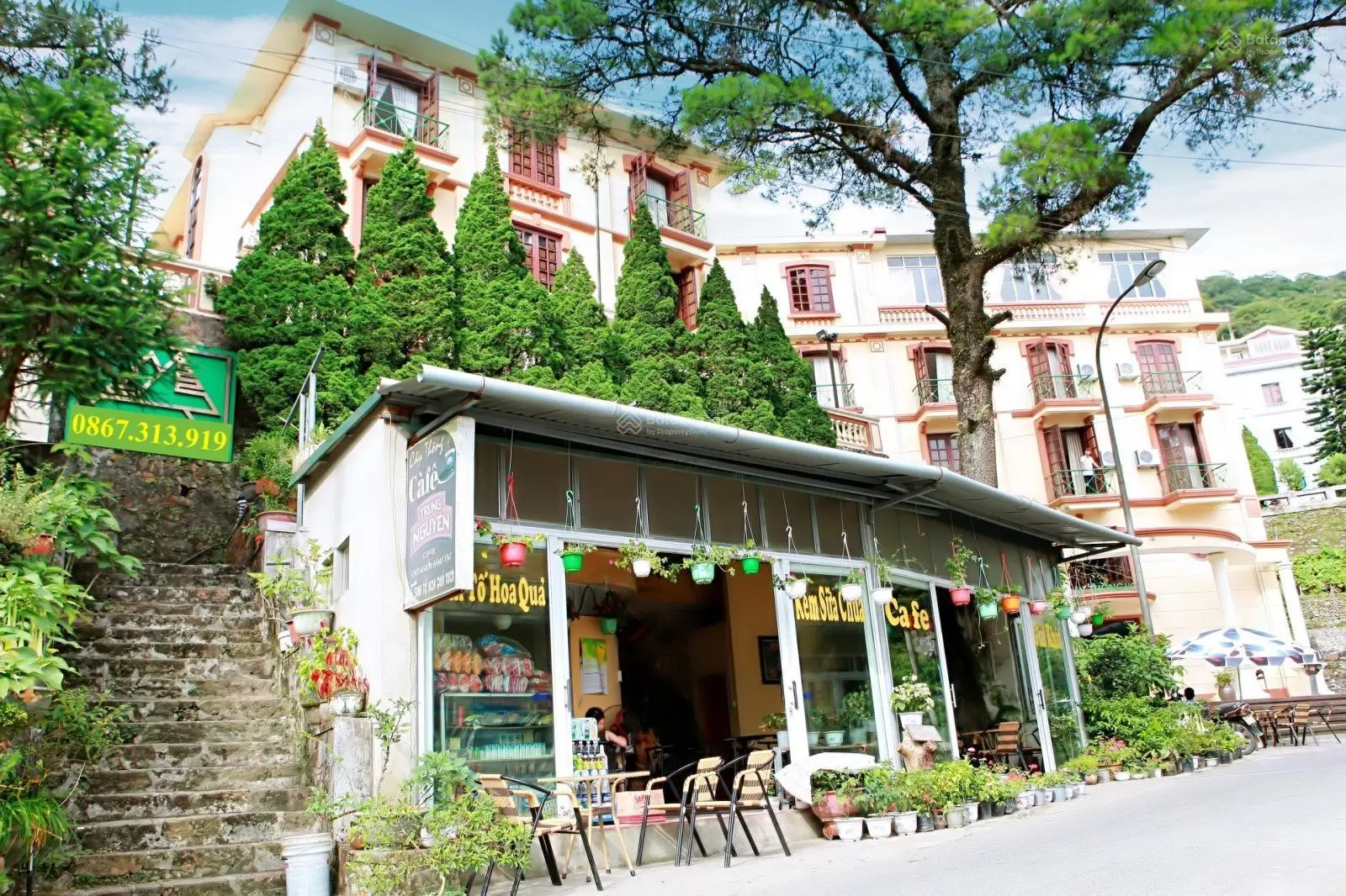 Bán khách sạn Tam Đảo. Lô góc 1250m2. mặt tiền 150m. giá 105tr/m2, LH 0867.313.919