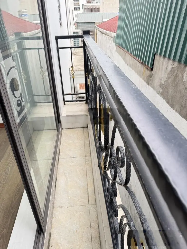 Bán nhà Nghi Tàm - ngay sát cầu Tứ Liên - nhà xây mới keng - cách ô tô 30m