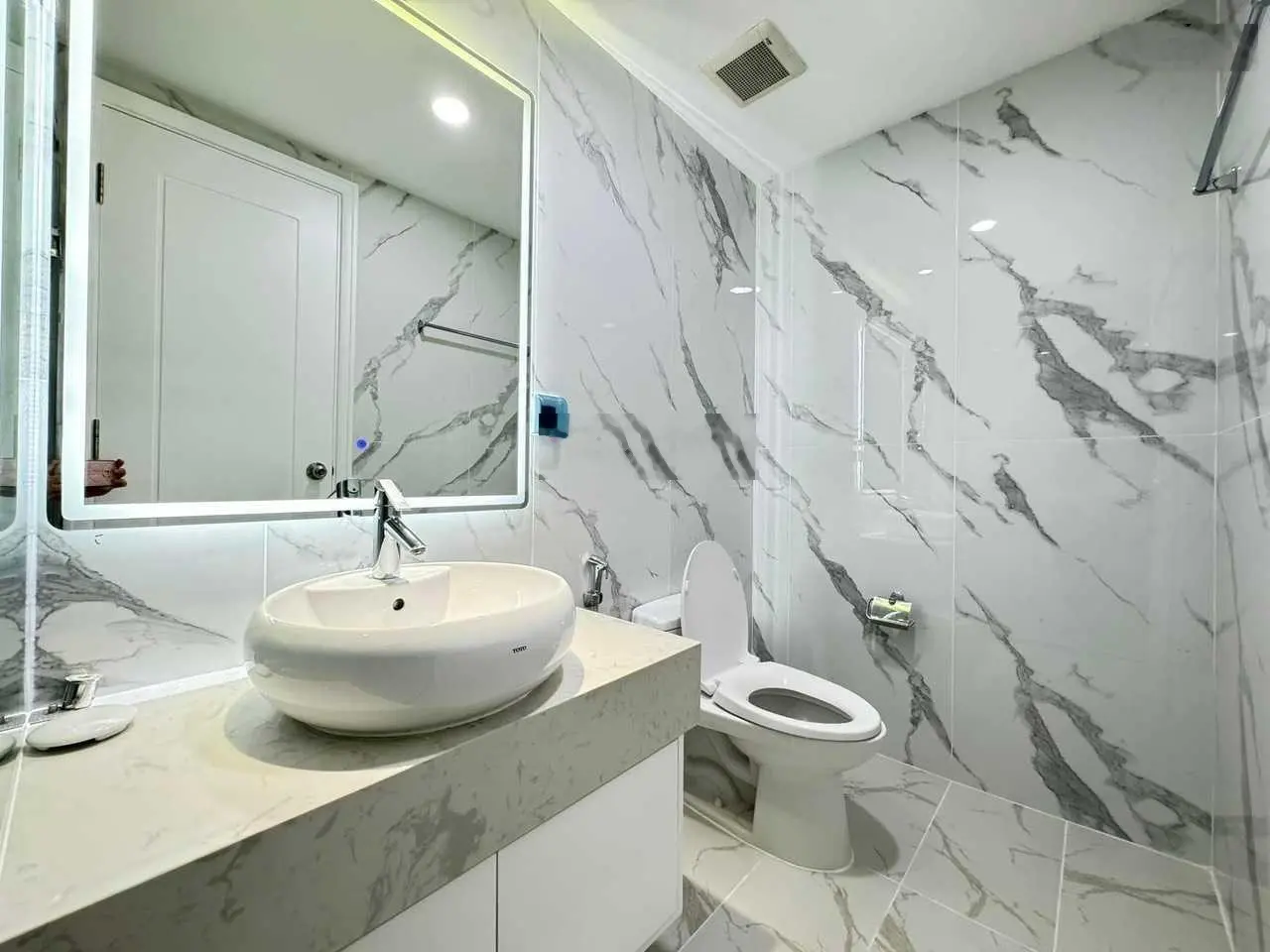 Chính chủ cần bán gấp 3PN nội thất sang xịn, tòa Landmark 1, Vinhomes Central Park