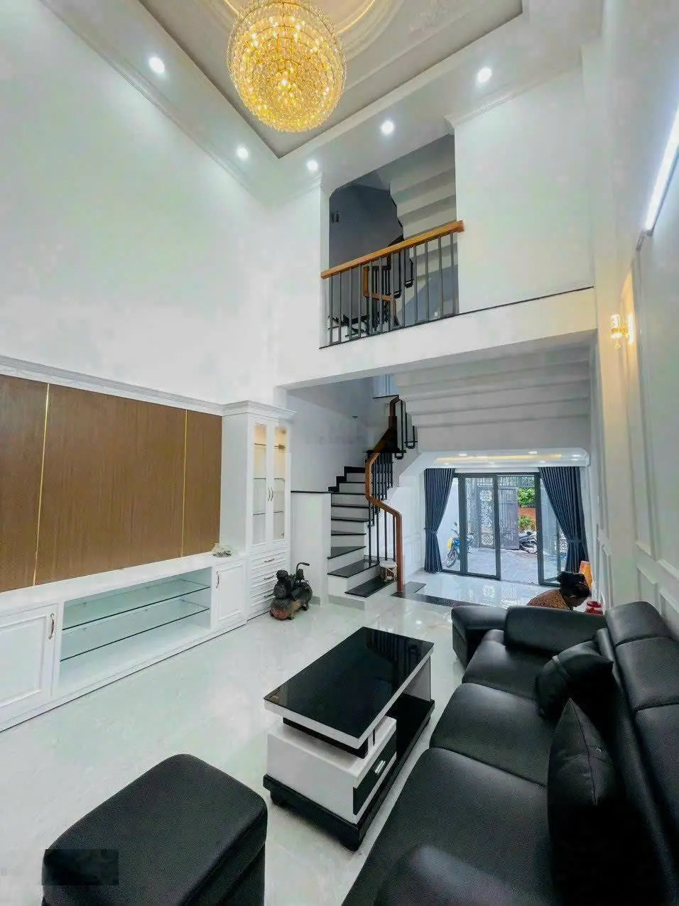 Bán Nhà 3 Lầu, Đương oto Gần Vạn Phúc, thích hợp mua để ở - 64m2, giá 7 tỷ 5 TL