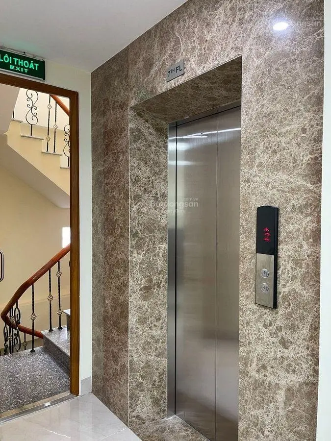 Mặt phố trung tâm Cầu Giấy - 8 tầng thang máy mặt tiền 7m - thông sàn - hầm để xe - hệ thống PCCC