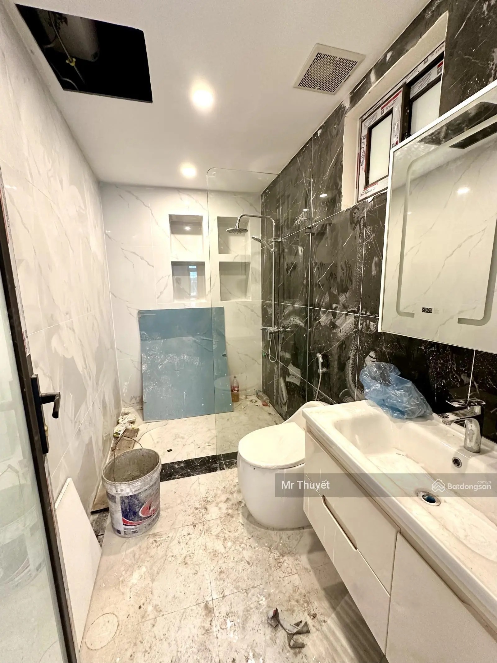 Cực hiếm-nhỉnh 15 tỷ-lâm du-bồ đề-long biên-8 tầng nở hậu-gara ô tô-thang máy-full nội thất