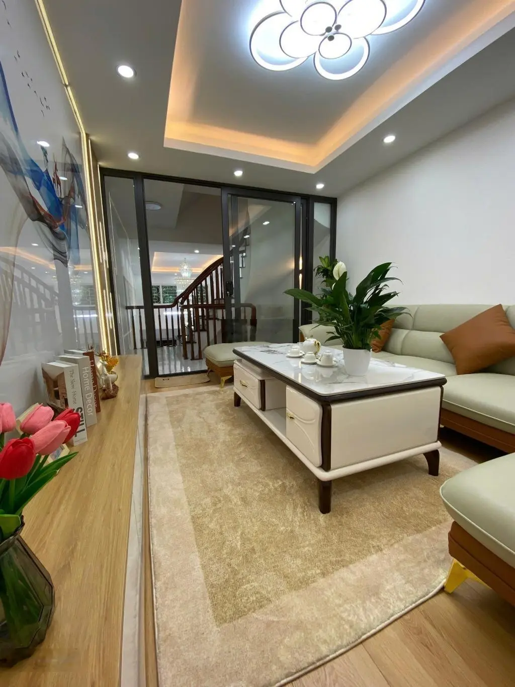 Nhà hót - Thanh Nhàn - ngõ thông - kinh doanh - 5 tầng đẹp - full nội thất - nhỉnh 9tỷ