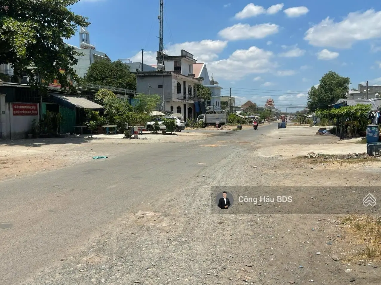 Nhà Lầu Trệt- Sổ Hoàn Công. DT: 106M2. (4x 26.5M). Đường nhựa 5M Thông. Cách QL 1K chỉ 100M.