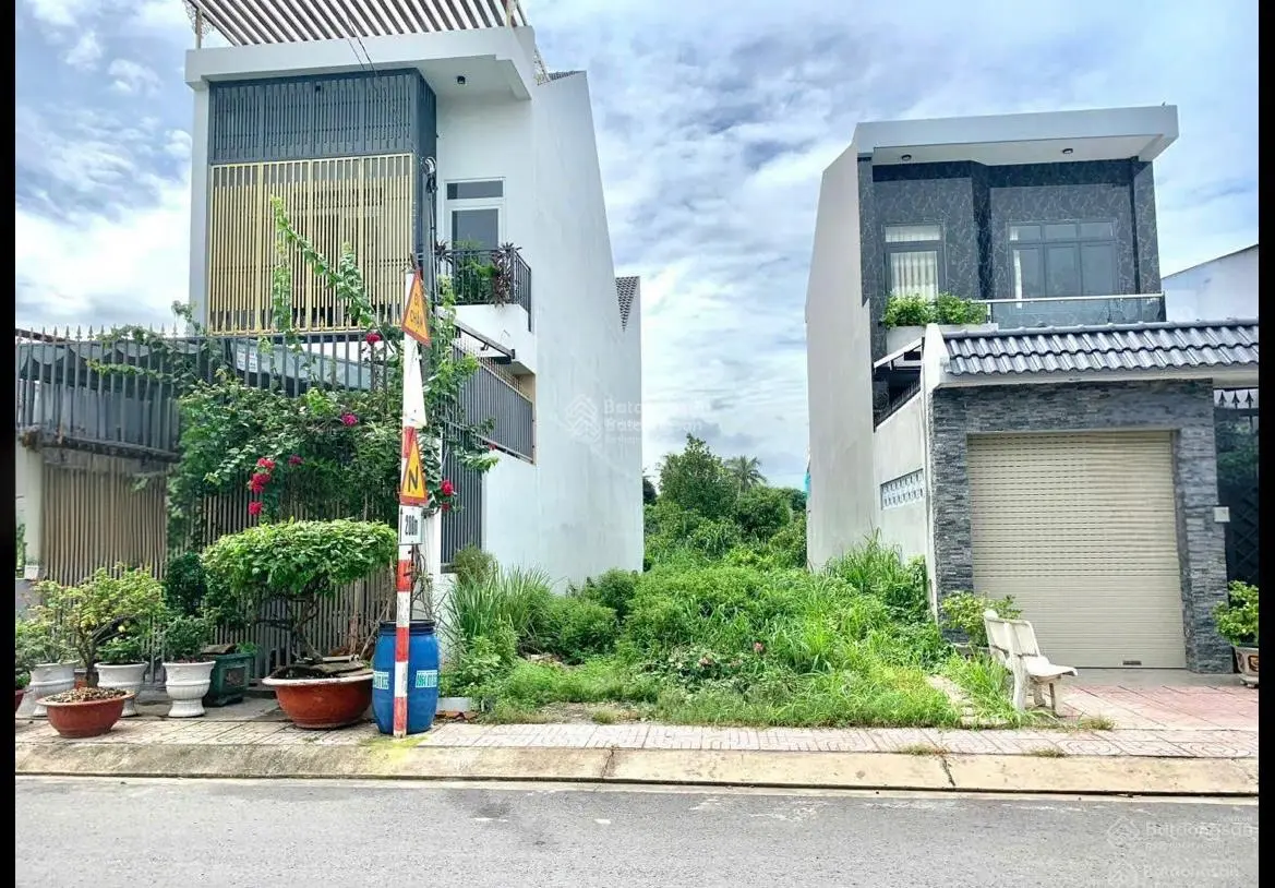 Cắt lỗ luôn lô đất đẹp 80m2 full thổ cư, SHR, mặt tiền đường Nguyễn Văn Ni, Thị trấn Củ Chi.
