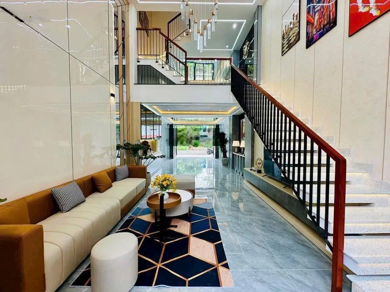 Tôi cần bán nhà đinh công tráng,quận 1-giá 3.4tỷ/82m2(5x16.4m). sổ sẵn. đang cho thuê 32 triệu