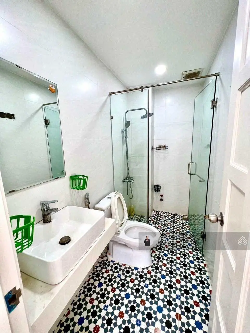 Nhỉnh 6tỷ, nhà 5 tầng, 3PN, 40m2, xe hơi ngủ nhà, thông Hoàng Hoa Thám, Phan Đăng Lưu