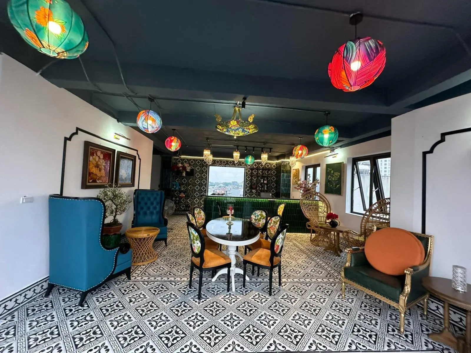 Bán tòa nhà apartment cao cấp tại Giang Văn Minh - Sơn Tây mặt đường đang mở thông