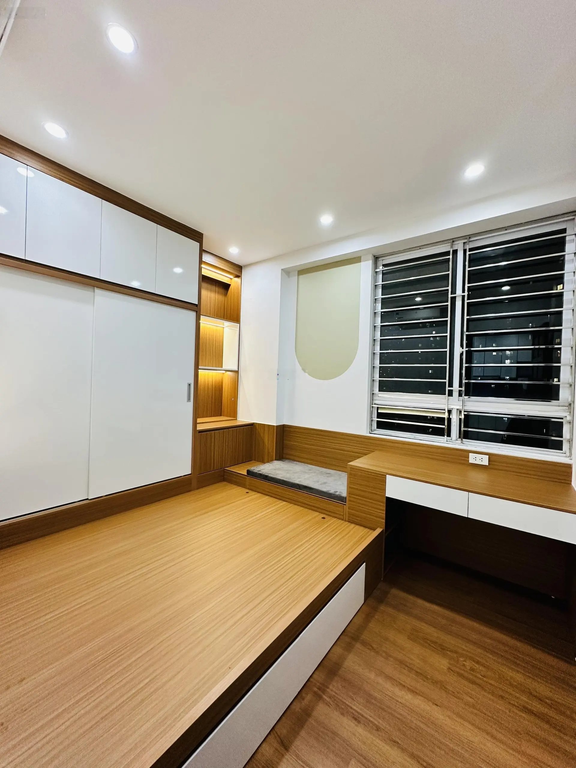 Bán căn hộ Hud CT2TP Tây Nam Linh Đàm .Thiết kế 2PN, 1WC.Diện tích 46m 2pn 1vs.Căn góc siêu thoáng.