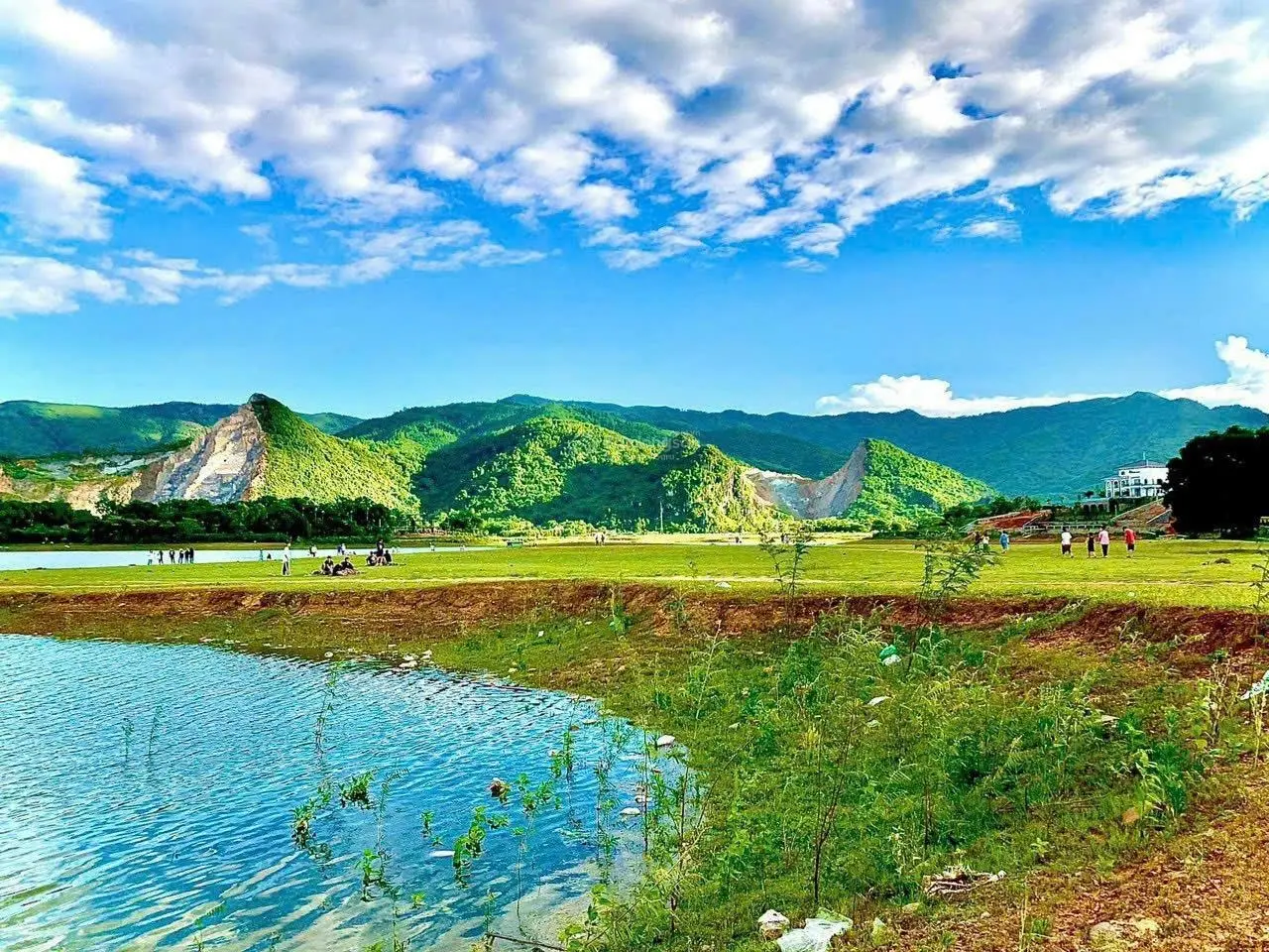 Bán siêu phẩm 6500m2 bám hồ Đồng Chanh, đường 2 ô tô, view triệu $ tại Lương Sơn - Hoà Bình