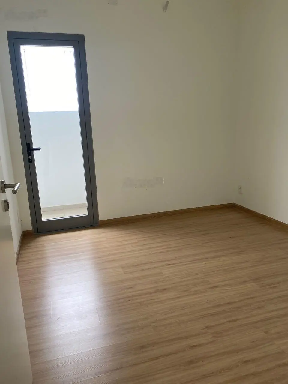 Cần bán CH Hausneo, ngay vòng xoay Liên Phường, Q9 gồm 2 PN và 2 WC có nội thất: LH 0901 460 ***