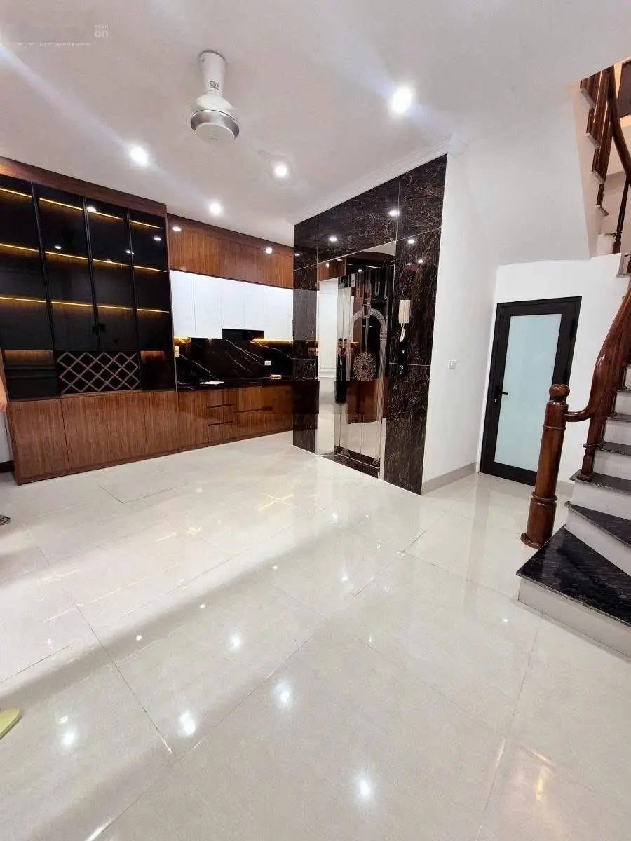 Đồng Cổ, Tây Hồ, Hà Nội - thang máy - 7 tầng - 10m ra phố - ô tô tránh - giá 11.5 tỷ