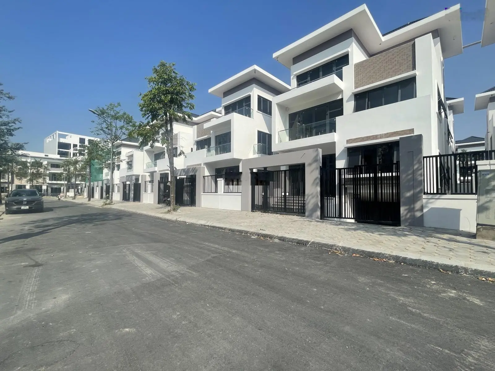 Bán nhà biệt thự lô góc VIP nhất Thanh Hà Mường Thanh, đường 46m, kinh doanh sầm uất