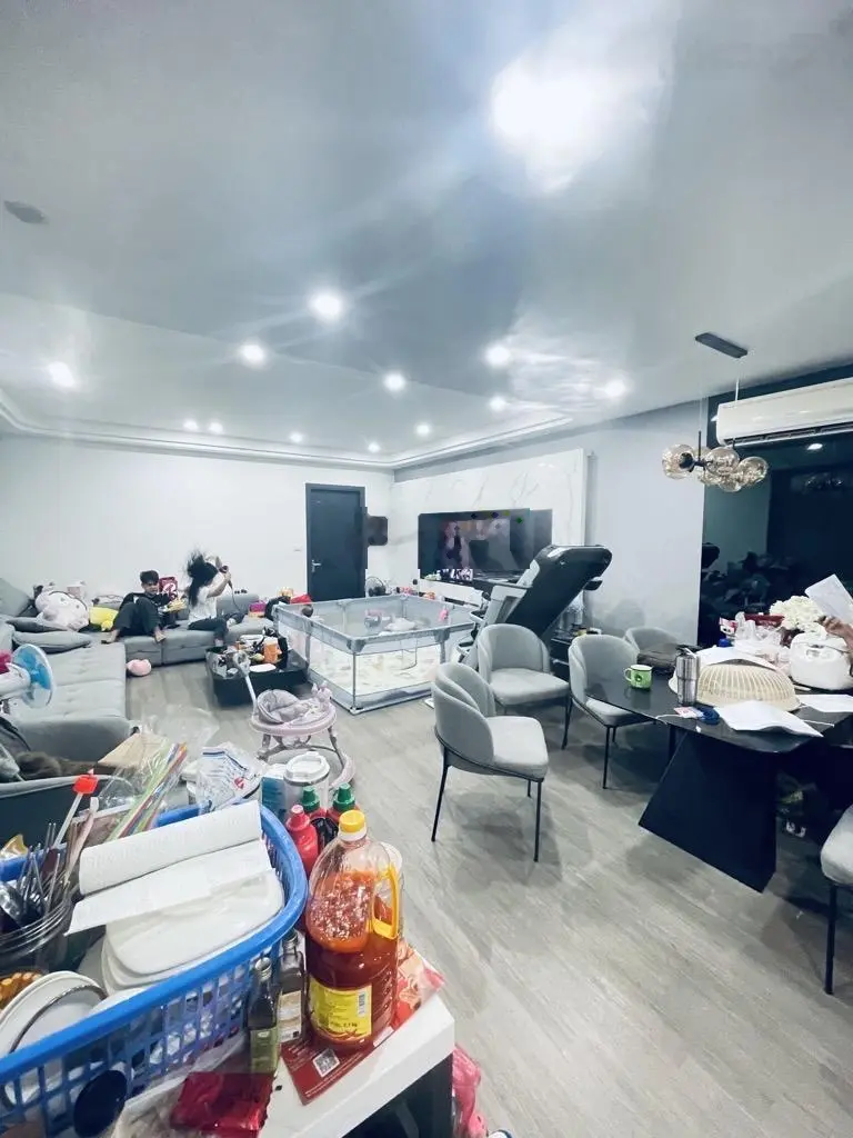 Nhà đẹp phân lô oto tránh vỉa vè rộng, phù hợp với khách mua ở kết hợp KD, Cty, VP, hàng ăn
