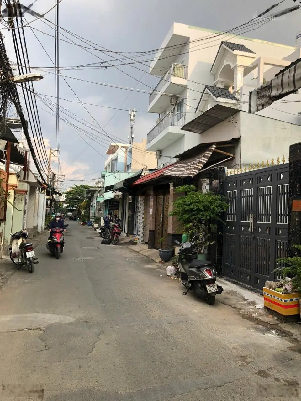 Nhà 4x25m 3 lầu, hẻm 45 Liên Khu 16 18, đường thông xe tải