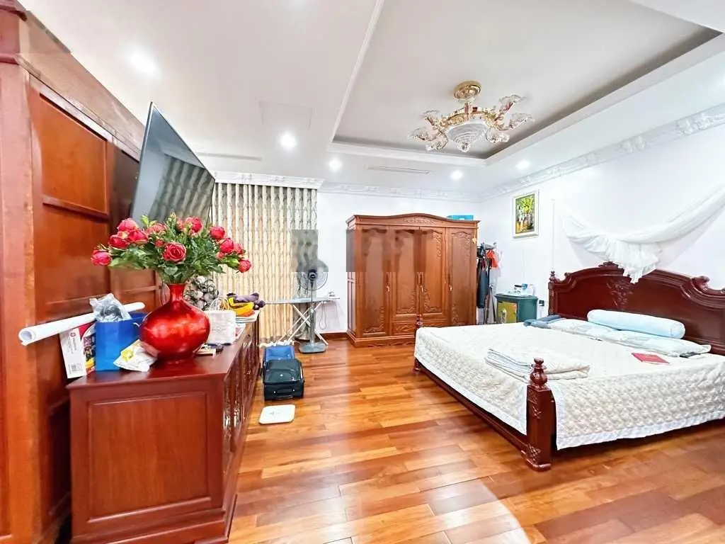 Nhà mặt phố vip Nguyễn Văn Lộc - Hà Đông - lô góc - vỉa hè rộng - 95m2 - mt 5.4m - 42.5 tỷ