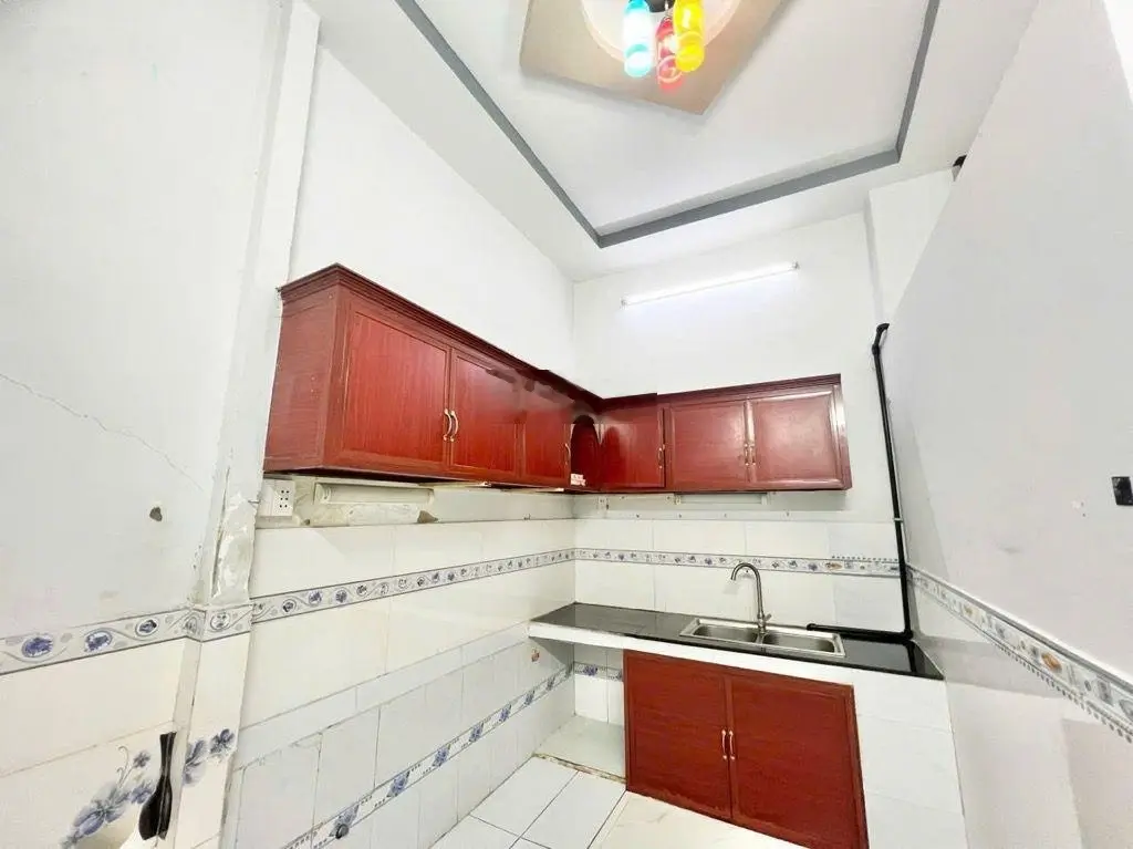 LÊ ĐÌNH CẨN, Tân Tạo, Bình Tân( 40m2 - 3 tầng ) HẺM XE HƠI.Gấp bán giảm 100 Tr, giá mới 4 Tỷ còn TL