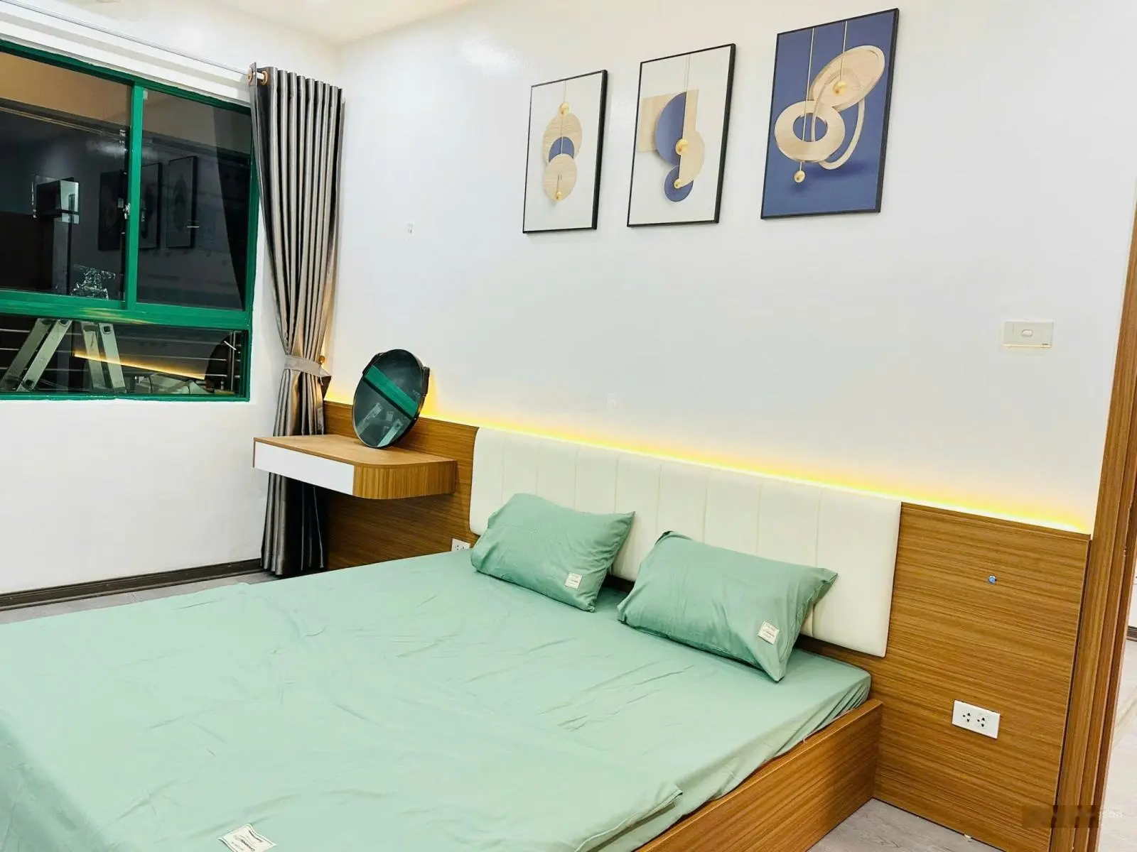 Siêu phẩm duy nhất tại ngã tư Lê Văn Lương, bán gấp CH tòa 18T1, 107m2 3PN 2WC giá 7,3 tỷ full NT
