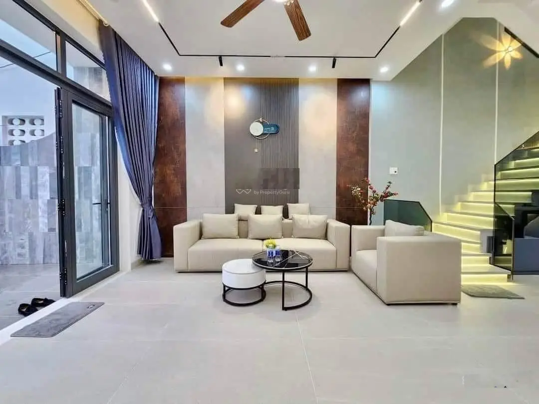 Hot! Bán gấp nhà đường Nguyễn Trọng Tuyển - Tân Bình. DT 42m2