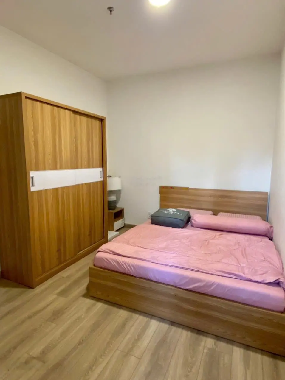 Cần tiền đi nước ngoài bán gấp căn 2PN2WC Full NT, sẵn hợp đồng thuê, giá tốt cho khách thiện chí