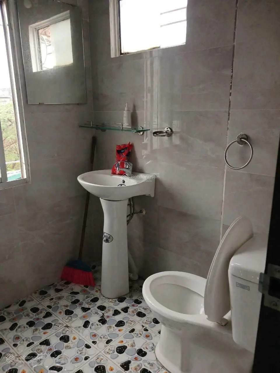 Chính chủ không qua môi giới bán CHTT tầng 4 nhà D3 số 28D Lương Định Của sổ 37/80m2 3.1 tỷ