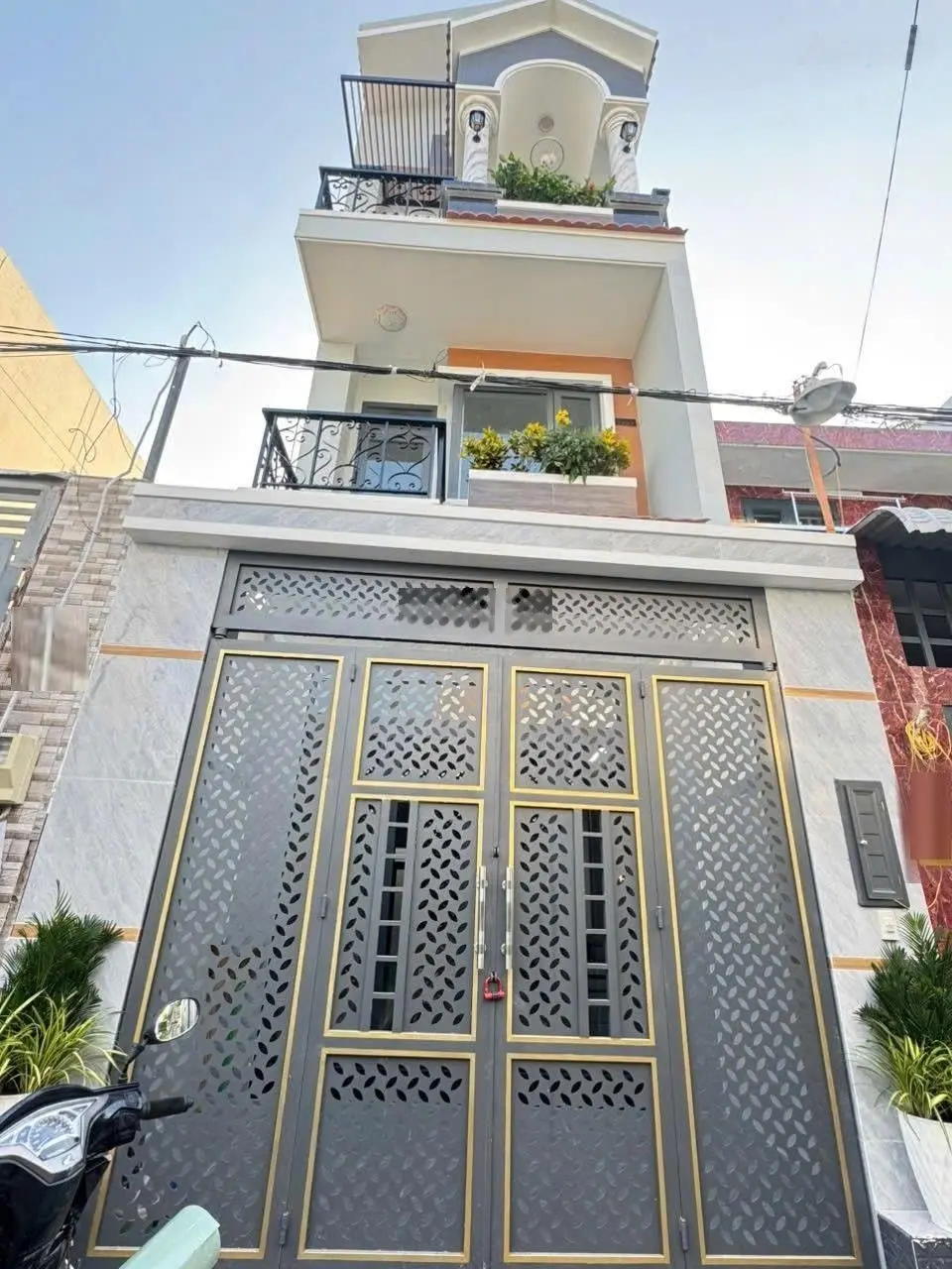 Mua nhanh nhà đẹp rẻ gần ngay Vinhome Quận 9
