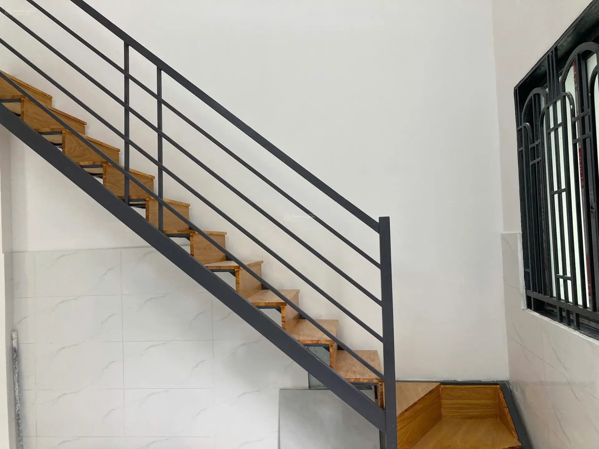 Bán gấp nhà Mễ Cốc, sát chợ, khu an ninh, nở hậu, hỗ trợ vay bank