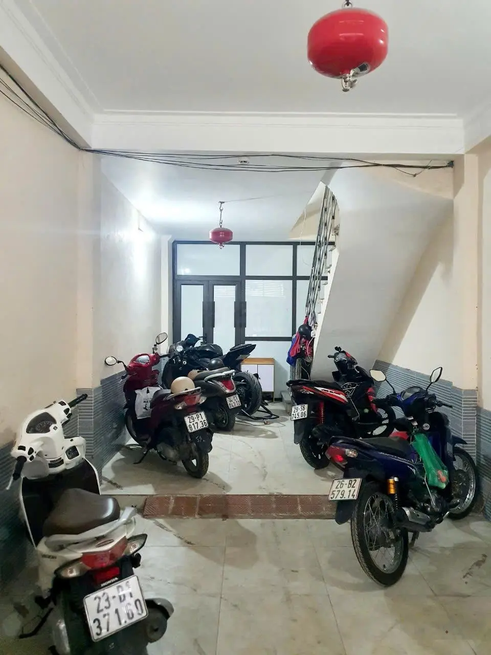 Bán CCMN Mễ Trì Thượng, 6 tầng ngõ nông thoáng trước sau, 11 phòng khép kín, DT 55m2, Giá 8.9 tỷ.