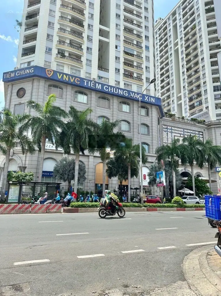 Nhà bán Lê Tung Q.11 - 4.5m x 10m - 4 tầng BTCT - nhà đẹp ở liền - hẻm xe hơi - giá 6 tỷ 200 triệu