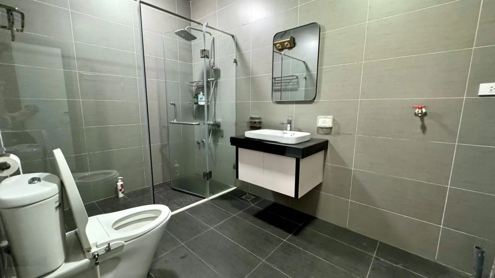Vip! Phân lô Hoàng Sâm, vỉa hè, 2 ô tô tránh, Kinh doanh, thang máy, 2 thoáng, công viên, 65m2*5T.