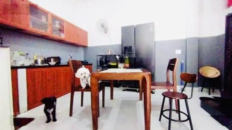 Cần bán nhà mặt tiền trần văn đang quận 3 ..ngang 4,8 m 4 phòng ngủ 4 vệ sinh giá 6,5 tỷ