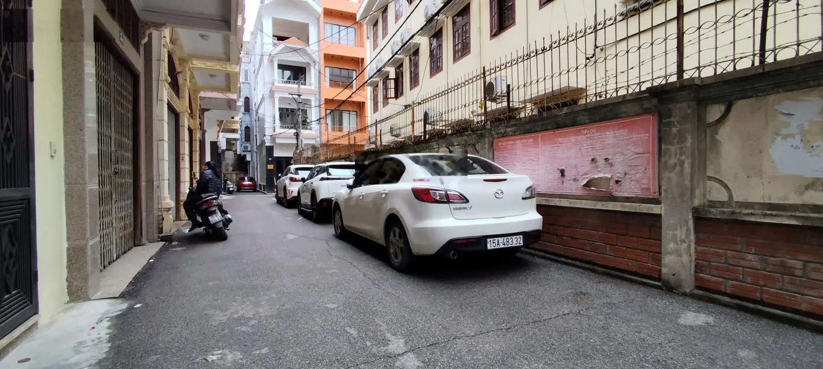 Bán nhà 4 tầng cũ cách mặt đường Tô Hiệu chỉ vài bước. Giá: 6,1 tỷ