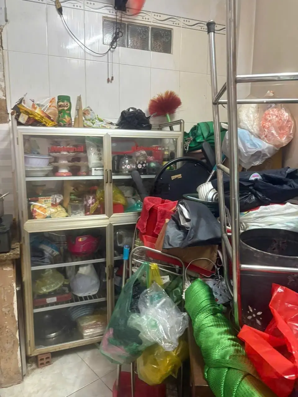Bán nhà 1 trệt 1 lầu, 2pn 2wc, hẻm ba gác, có sân đậu xe, sổ hồng riêng hoàn công đủ, P7Q8