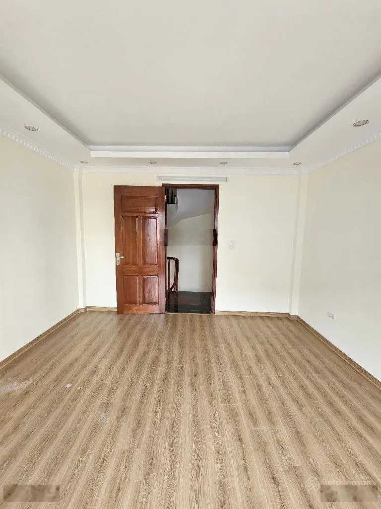 Bán nhà riêng tại Đàm Quang Trung, 5,45 tỷ, 30 m2, hàng xóm Aeon Long Biên