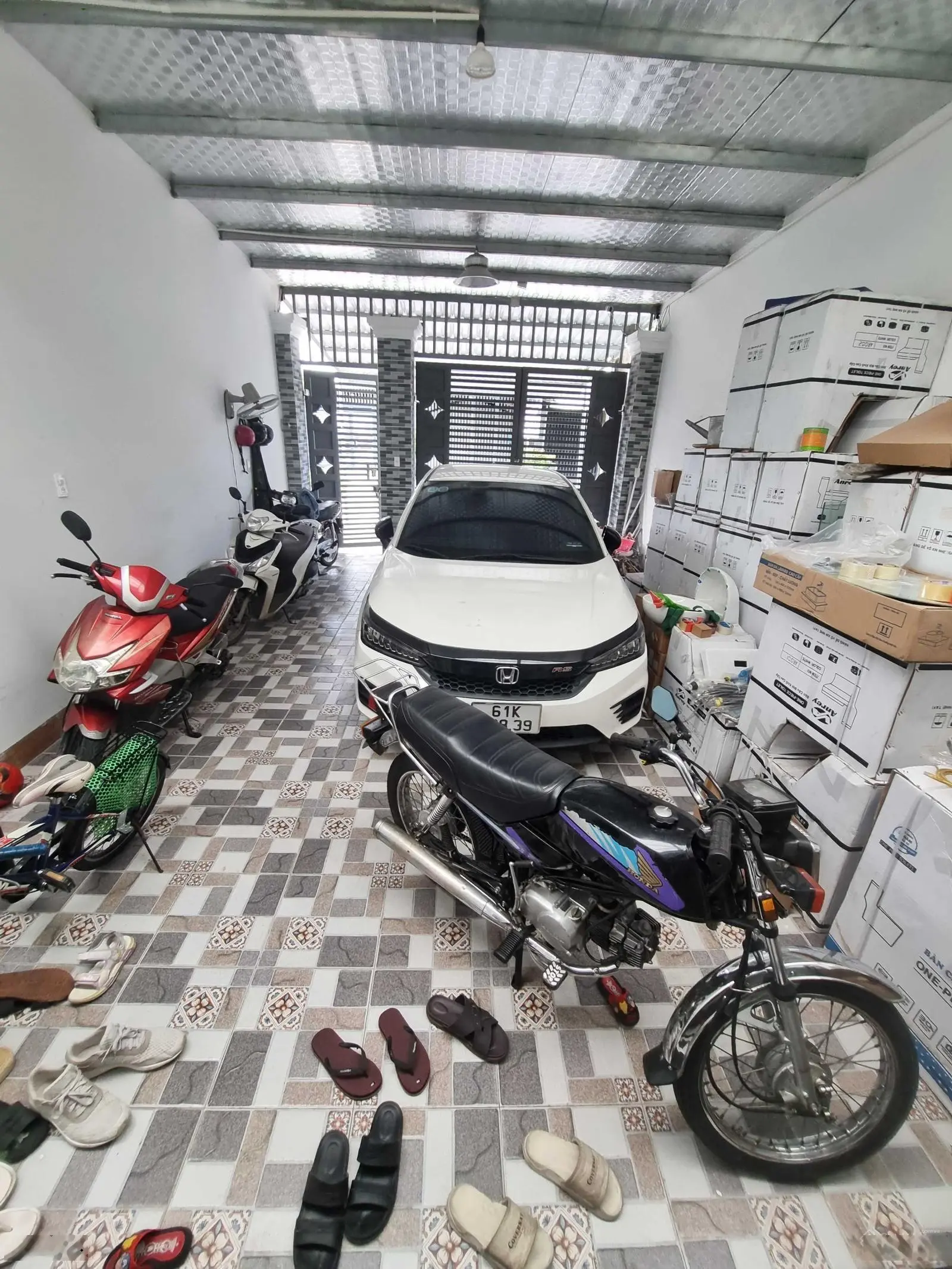 Nhà 1 trệt, 2 lầu sân ô tô Thuận Giao 4,7 tỷ, LH 0909 036 ***
