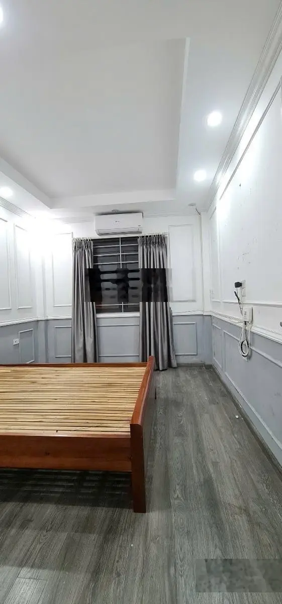 Nhà sổ đỏ 40 m2 - oto đỗ cửa - tiện ích xung quanh đầy đủ